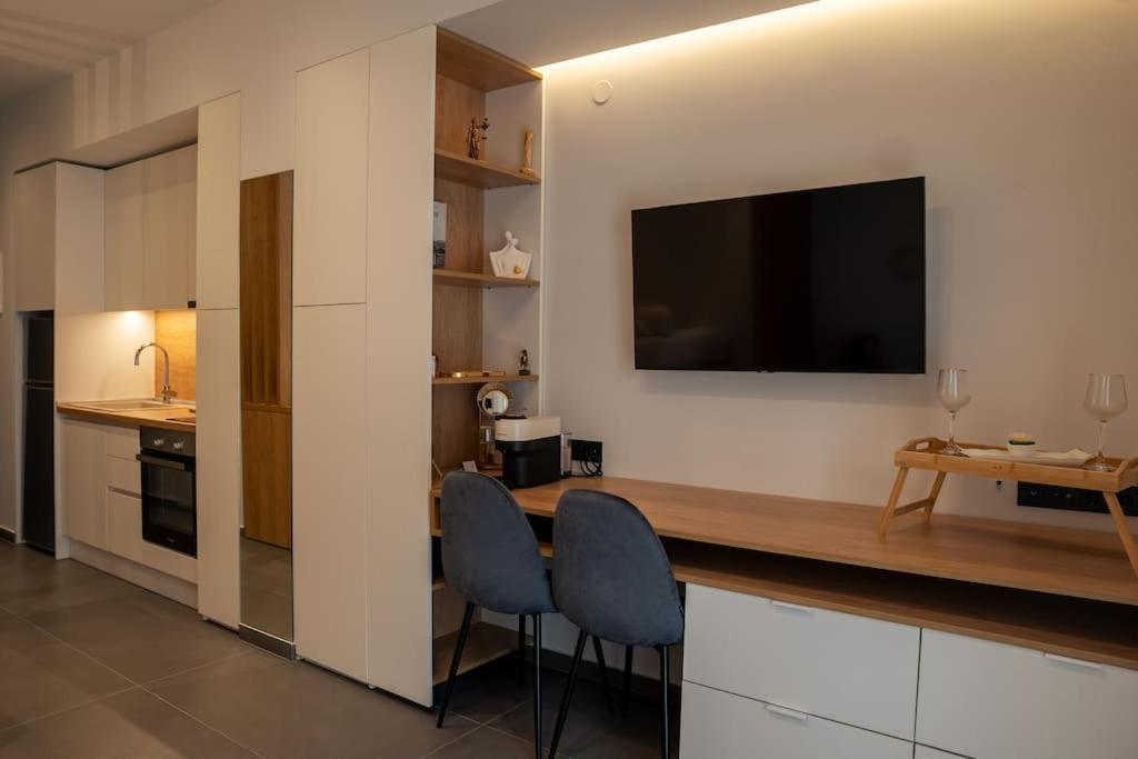 Thessalonian Suite I - 2 Steps From White Tower Thessaloniki Exterior photo