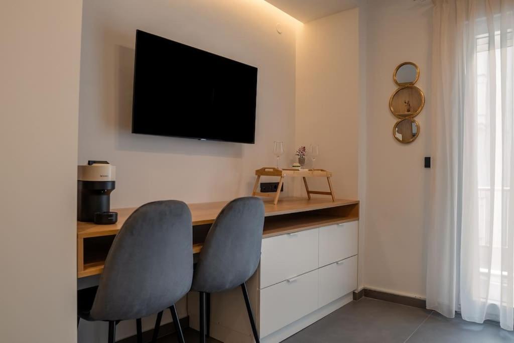 Thessalonian Suite I - 2 Steps From White Tower Thessaloniki Exterior photo